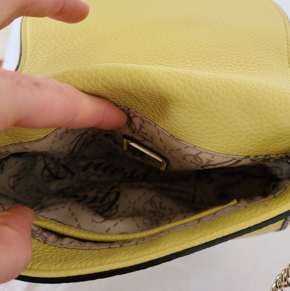 SOLD - GUESS - Small yellow handbag - Picture 7 of 10